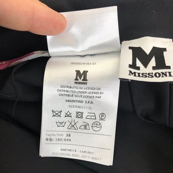 Missoni • Cropped Black Capri Pants - Picture 6 of 7